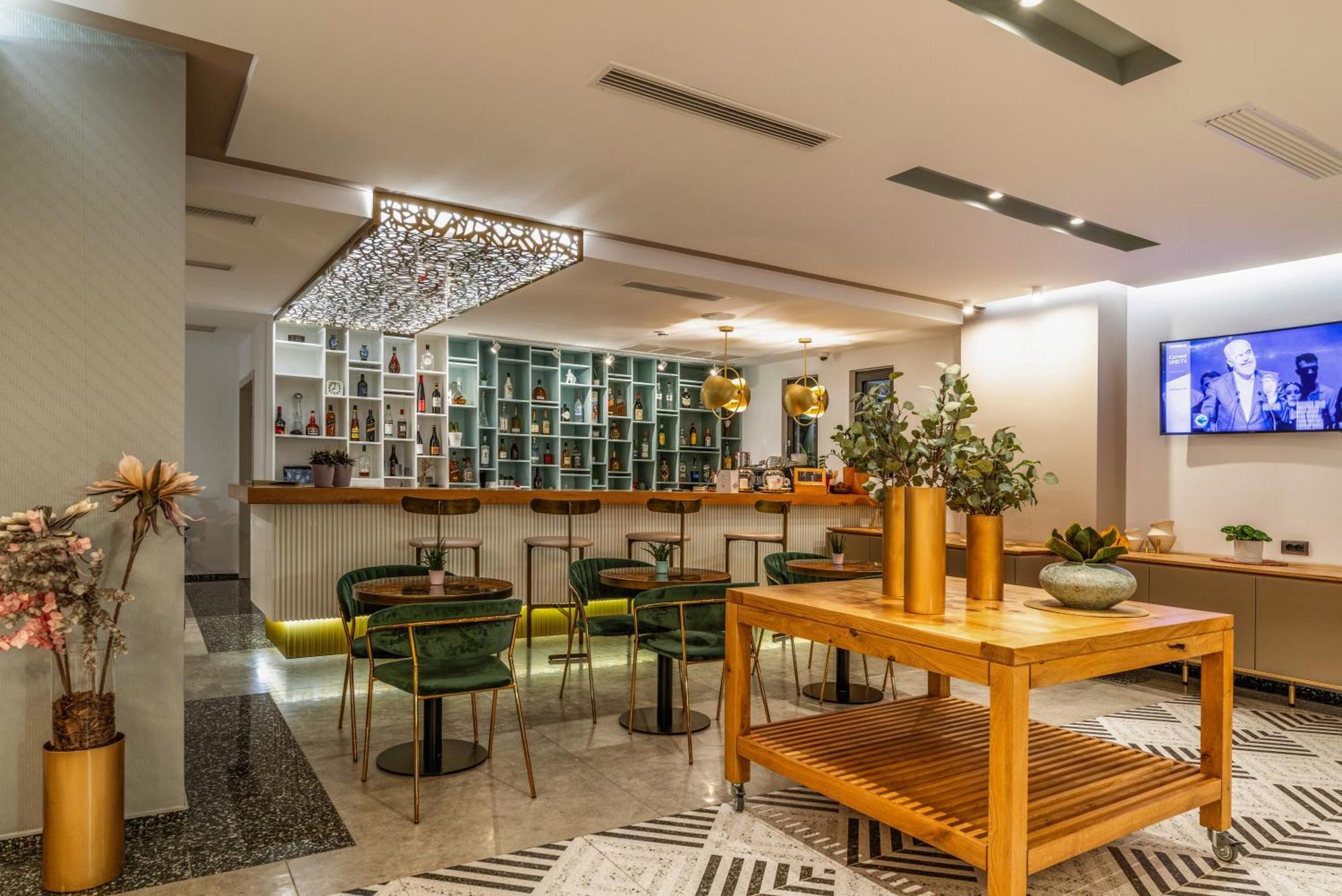 Glow Boutique Hotel & Suites ساراندا المظهر الخارجي الصورة