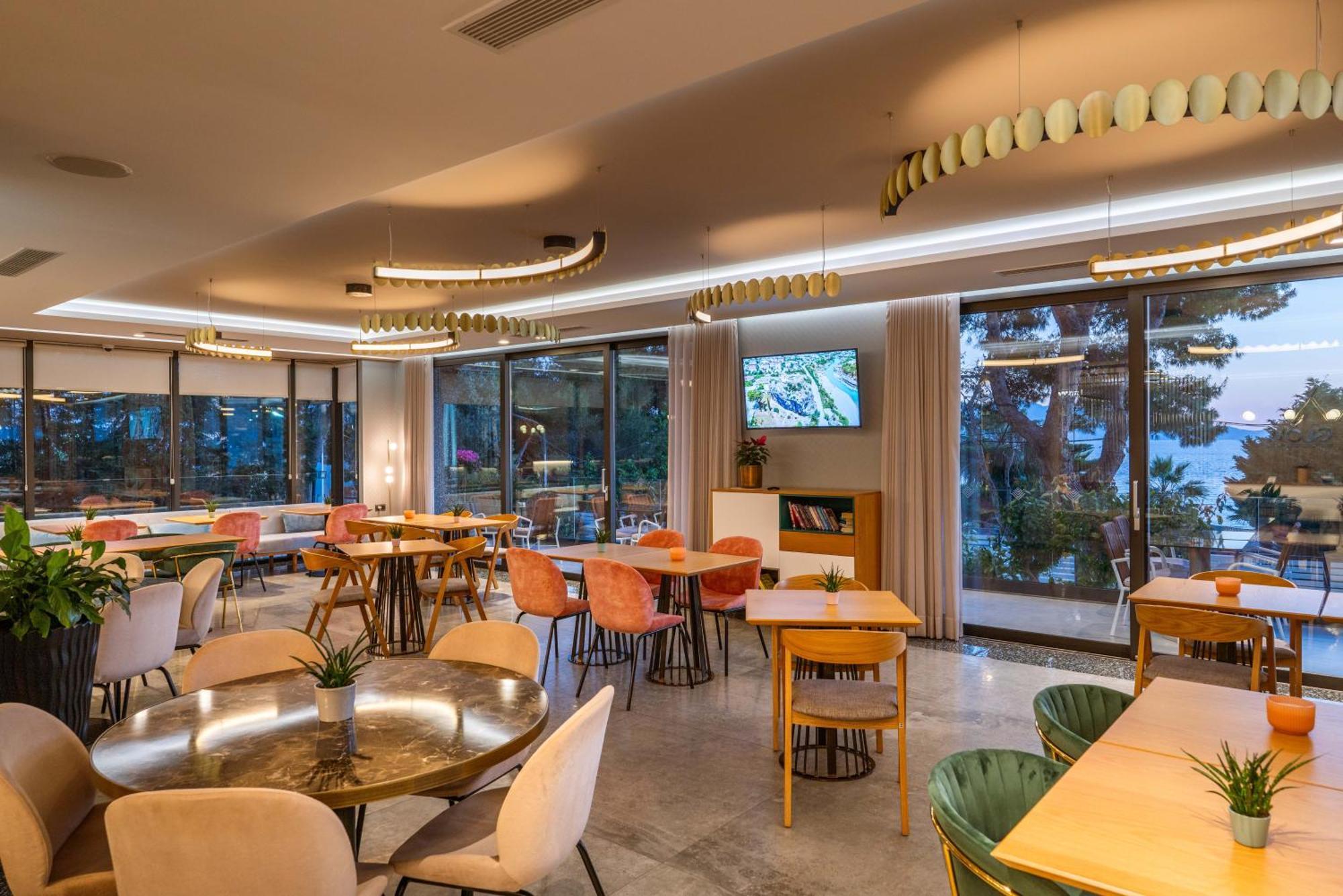 Glow Boutique Hotel & Suites ساراندا المظهر الخارجي الصورة